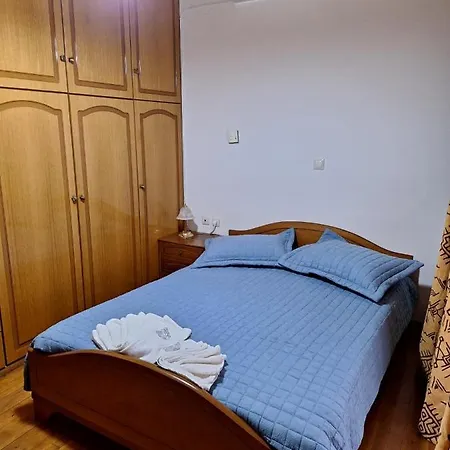 Elea * Parálion Ástros