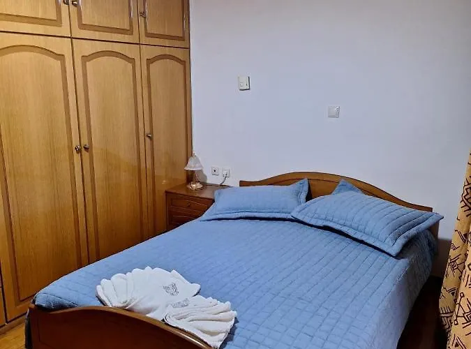 Elea * Parálion Ástros